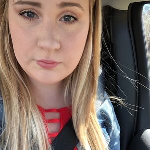 Meet your Posher, Lauren